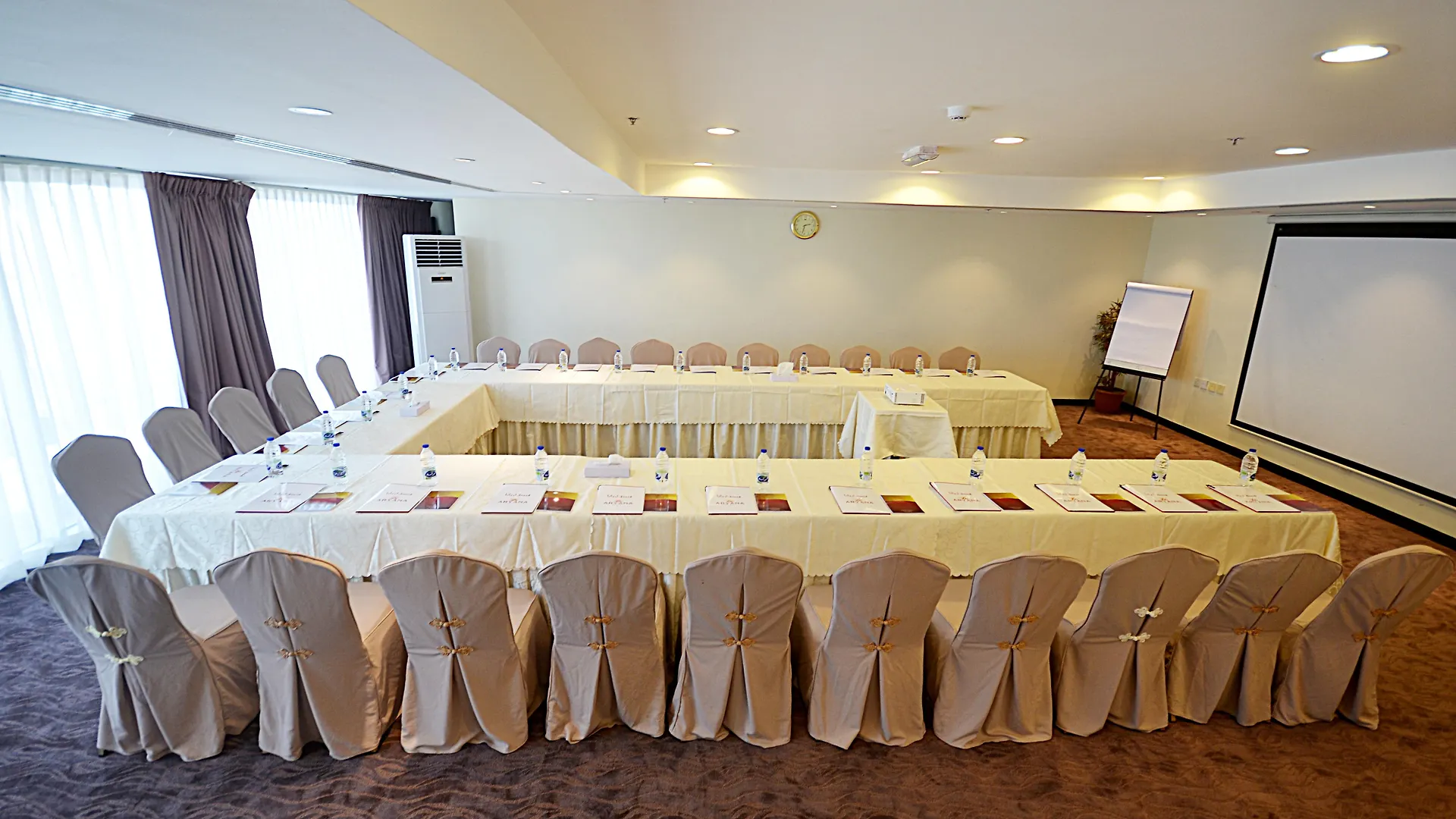 Aryana Hotel Шарджа